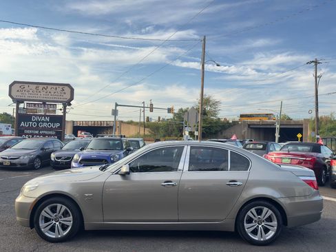 Used 2010 BMW 528i xDrive Sedan image 3