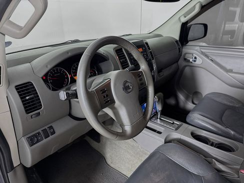 Used 2012 Nissan Frontier SL image 8