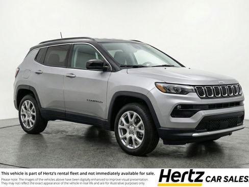 Used 2025 Jeep Compass Limited image 1
