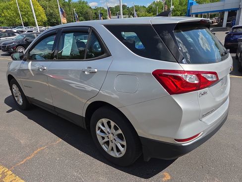 Used 2018 Chevrolet Equinox LS AWD/4WD image 5