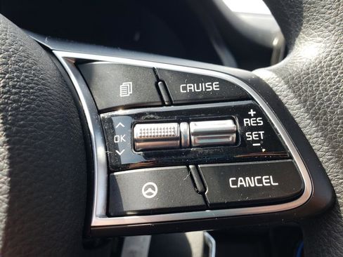 Used 2022 Kia Seltos LX image 17