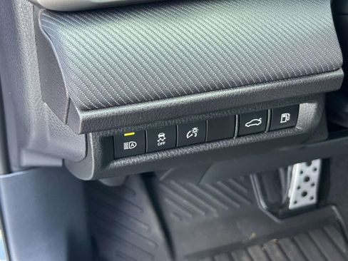 New 2026 Toyota Camry Hybrid FWD image 18