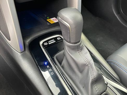 Used 2023 Toyota Corolla Cross XSE image 21