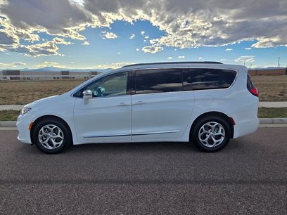 Used 2022 Chrysler Pacifica Limited