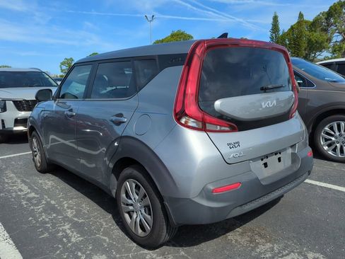 Certified 2022 Kia Soul LX image 7
