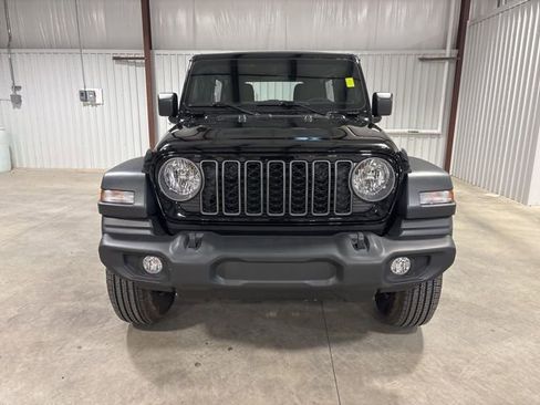 Used 2025 Jeep Wrangler Sport S image 4