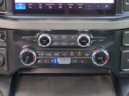 Used 2024 Ford F250 Platinum image 19