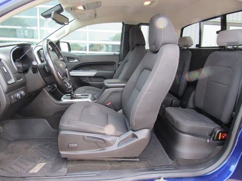 Used 2017 Chevrolet Colorado LT w/ LT Convenience Package AWD/4WD image 4