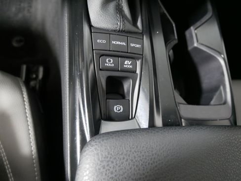 Used 2026 Toyota Camry SE AWD/4WD image 29