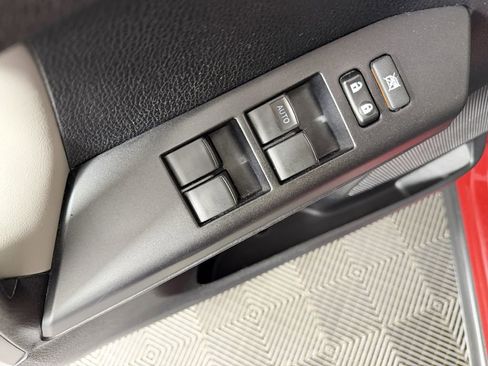Used 2017 Toyota RAV4 XLE AWD/4WD image 34