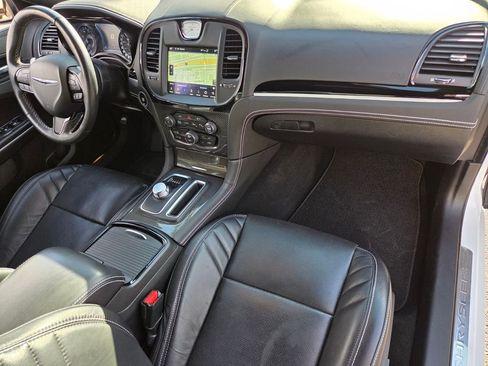 Used 2023 Chrysler 300 C RWD image 22