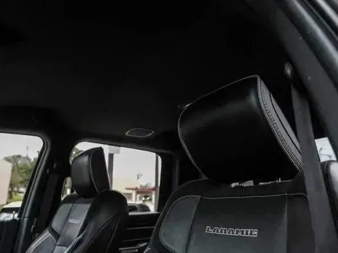 Used 2019 RAM 2500 Laramie w/ Black Appearance Package AWD/4WD image 29