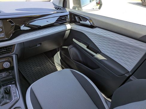 Used 2023 Volkswagen Taos S image 17