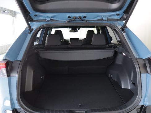 Used 2025 Toyota RAV4 SE image 9