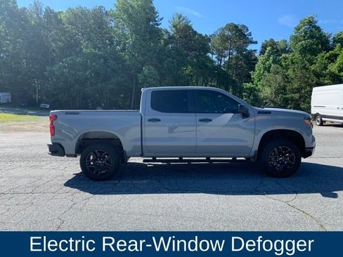 Used 2025 Chevrolet Silverado 1500 Custom Trail Boss w/ Dark Appearance Package AWD/4WD image 11