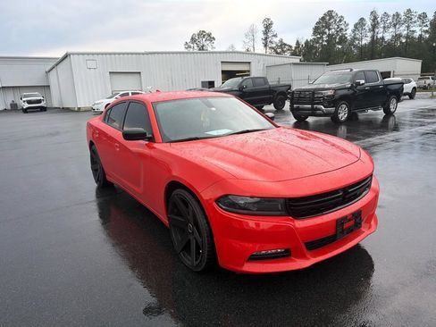 Used 2023 Dodge Charger SXT RWD image 2