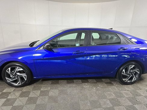 Certified 2025 Hyundai Elantra SEL FWD image 5