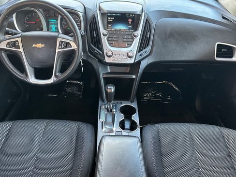 Used 2017 Chevrolet Equinox LT w/ Convenience Package FWD image 3