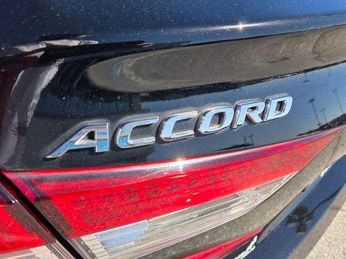 Used 2021 Honda Accord Touring image 11