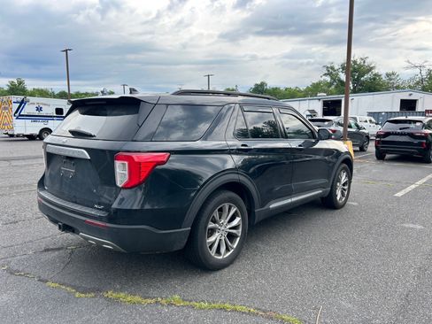 Used 2020 Ford Explorer XLT w/ Equipment Group 202A AWD/4WD image 5