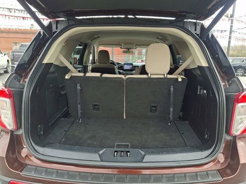 Used 2020 Ford Explorer XLT w/ Comfort Package image 30