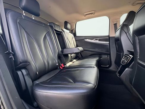 Used 2022 Lincoln Nautilus FWD image 28