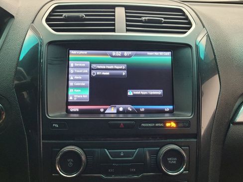 Used 2016 Ford Explorer XLT w/ Equipment Group 202A AWD/4WD image 25
