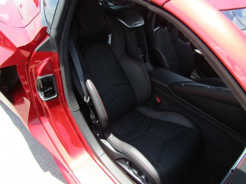 Used 2025 Chevrolet Corvette Stingray Premium Cpe w/ Z51 Performance Package RWD image 12