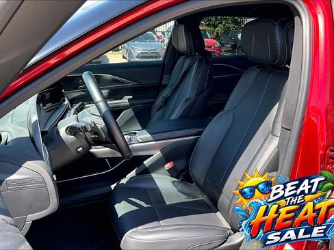 Used 2025 Cadillac Lyriq Sport RWD image 29