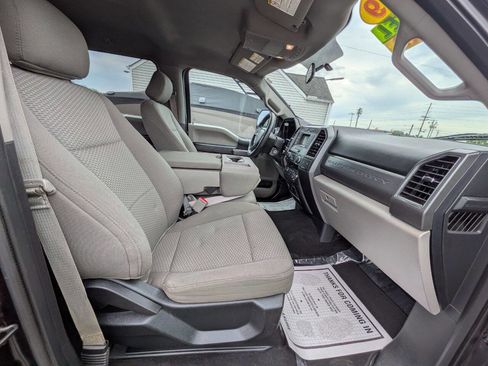 Used 2019 Ford F250 XLT w/ Snow Plow Prep Package AWD/4WD image 18