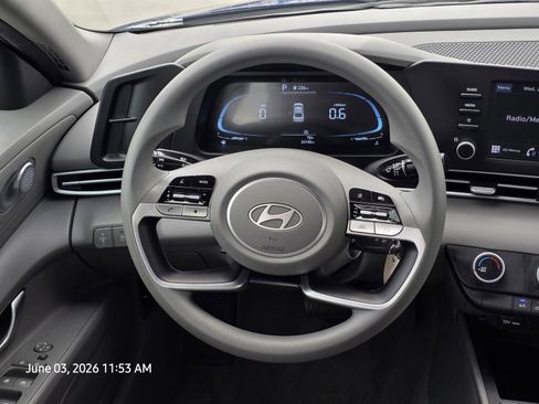 Certified 2025 Hyundai Elantra SE FWD image 24