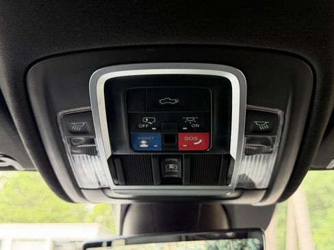 Used 2022 RAM 1500 Limited AWD/4WD image 39
