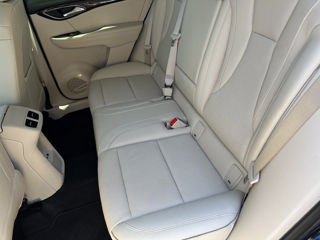 Used 2021 Buick Envision Essence FWD image 14