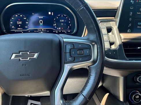 Used 2022 Chevrolet Tahoe Z71 w/ Luxury Package AWD/4WD image 12