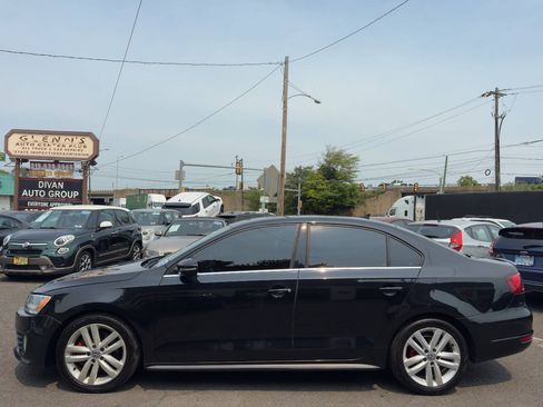 Used 2013 Volkswagen Jetta GLI Autobahn FWD image 3