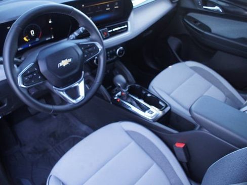 New 2026 Chevrolet TrailBlazer LT w/ Convenience Package image 2