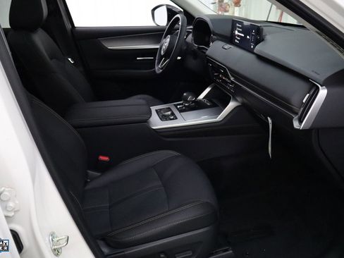 Used 2025 MAZDA CX-70 Plug-In Hybrid w/ Premium Pkg image 33