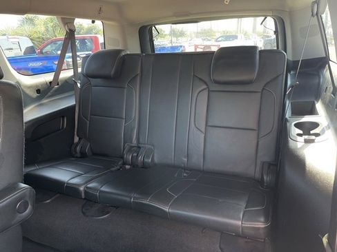 Used 2018 Chevrolet Suburban LT w/ Luxury Package image 11