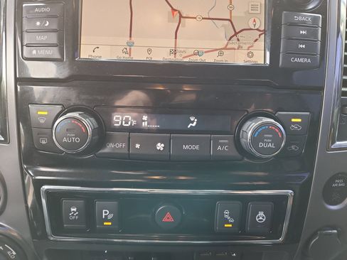 Used 2019 Nissan Titan Platinum Reserve image 16