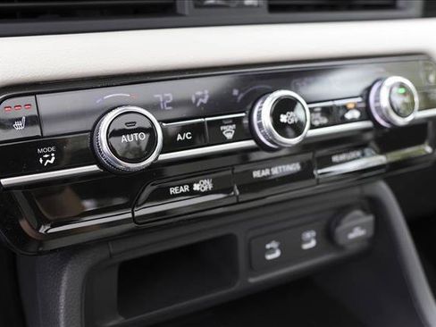 New 2026 Honda Pilot Touring image 19