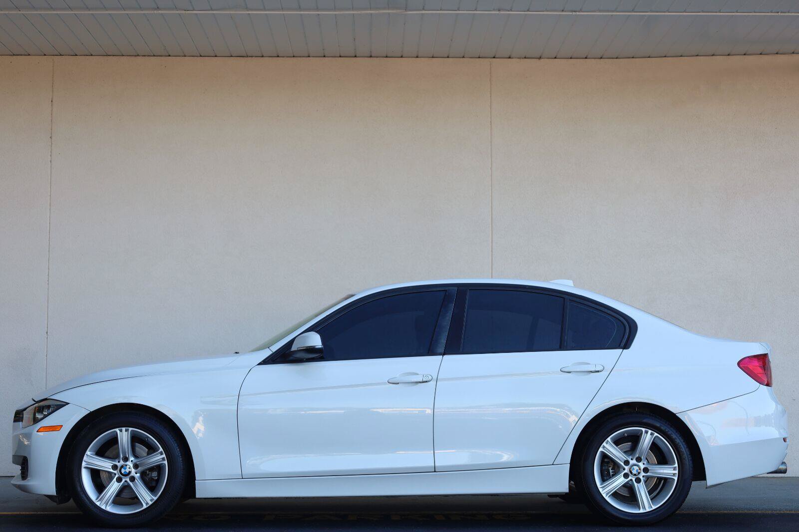 Used 2015 BMW 328i Sedan RWD image 2