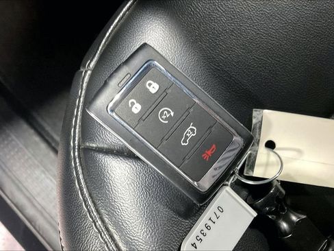 Used 2025 Jeep Grand Cherokee L Limited w/ Black Appearance Package image 13