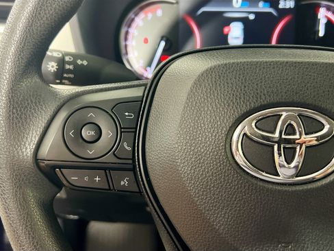 Used 2025 Toyota RAV4 XLE FWD image 18