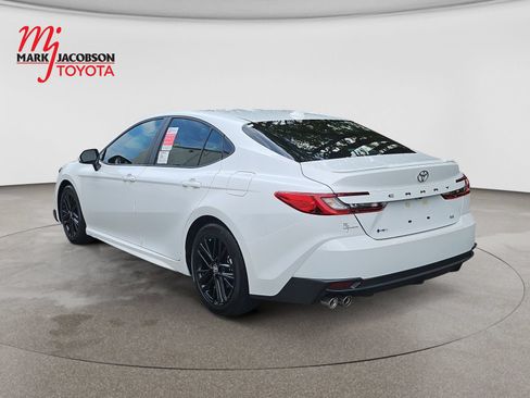 Used 2026 Toyota Camry SE w/ Convenience Package FWD image 14