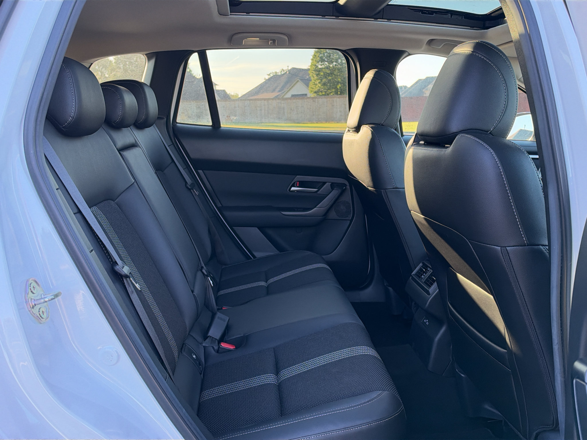 Used 2025 MAZDA CX-50 AWD 2.5 S w/ Premium Package image 15