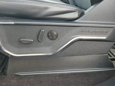 Used 2022 Ford F150 Lariat image 9