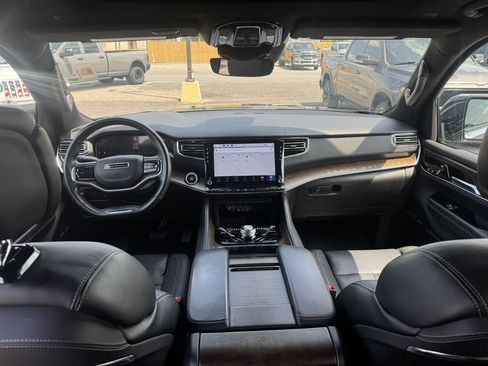Used 2022 Jeep Grand Wagoneer Series I w/ Flexible Seating Group AWD/4WD image 11