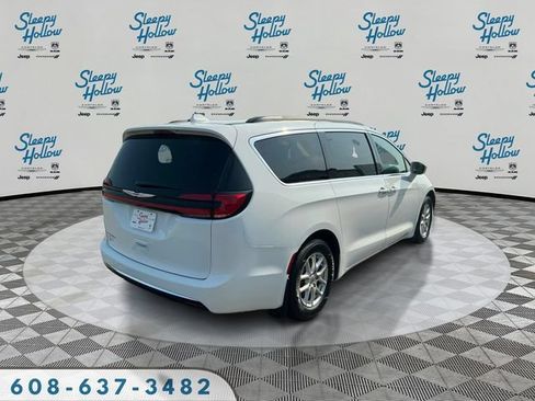 Used 2022 Chrysler Pacifica Touring-L FWD image 5