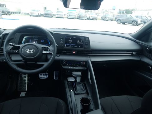 New 2026 Hyundai Elantra Sport image 18