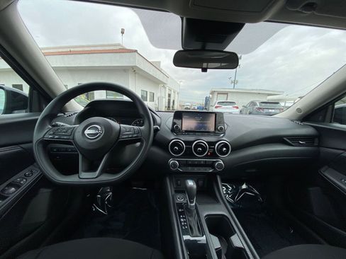 Used 2025 Nissan Sentra S image 33